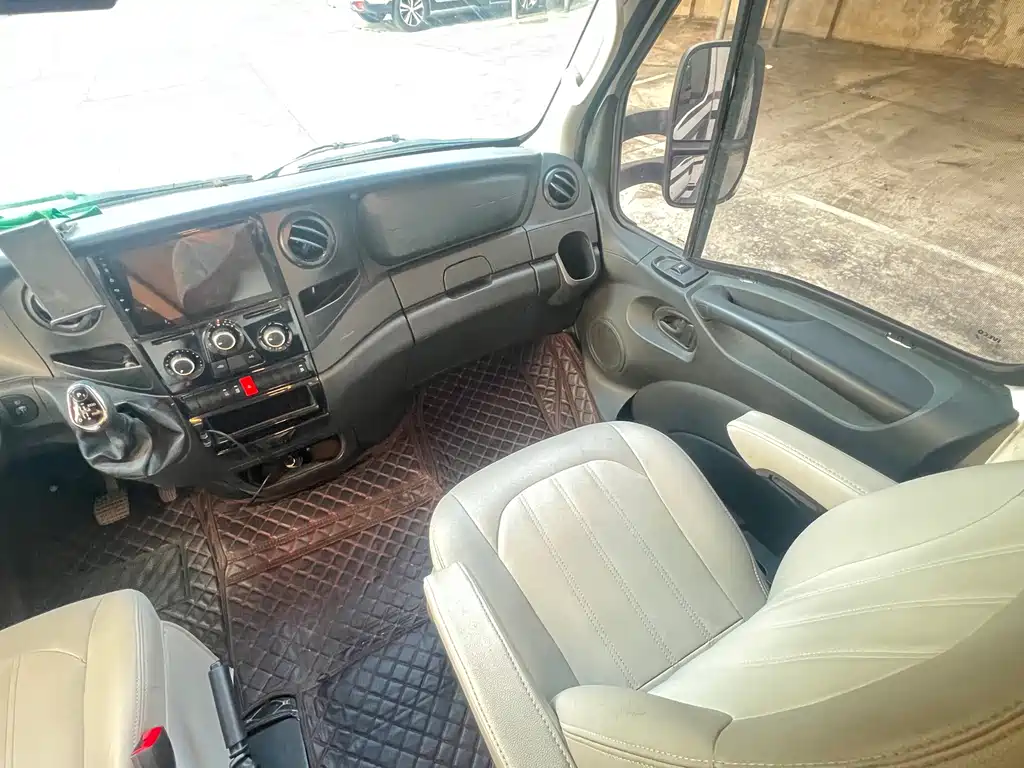 REV — миниатюра 21
