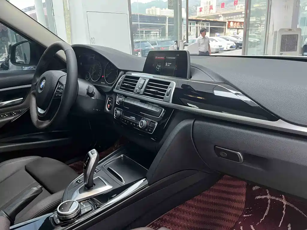 BMW 3 Series — миниатюра 14