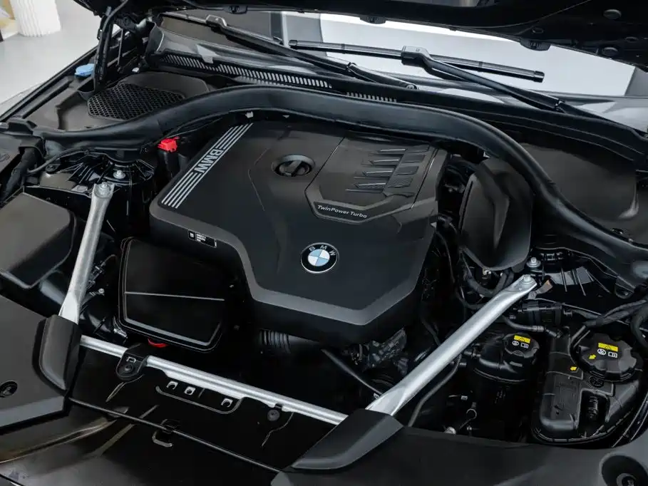 BMW 5 Series — миниатюра 11