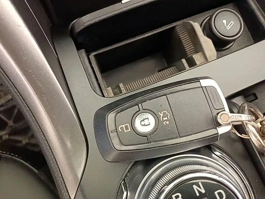Ford Mondeo — миниатюра 9