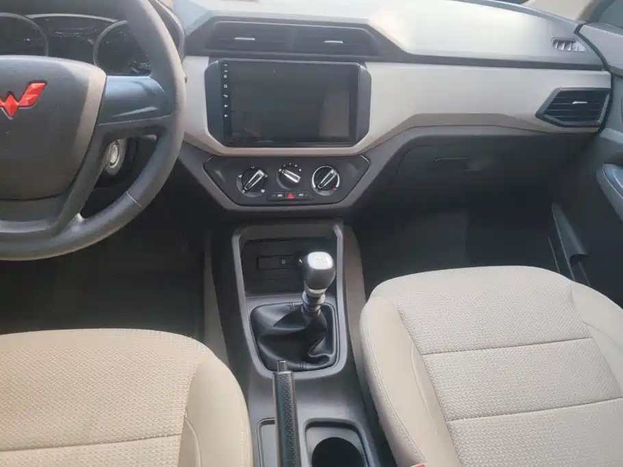 Wuling Hongguang — миниатюра 13