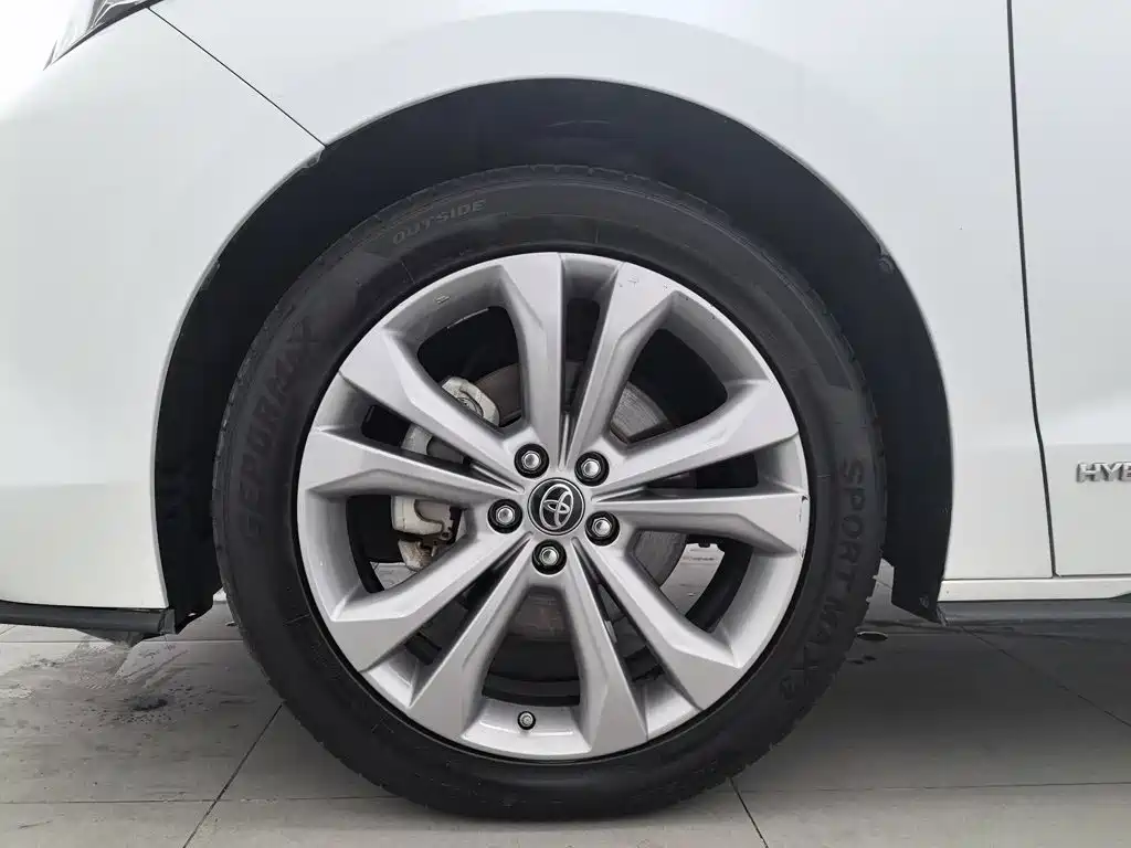 Toyota Sienna — миниатюра 17
