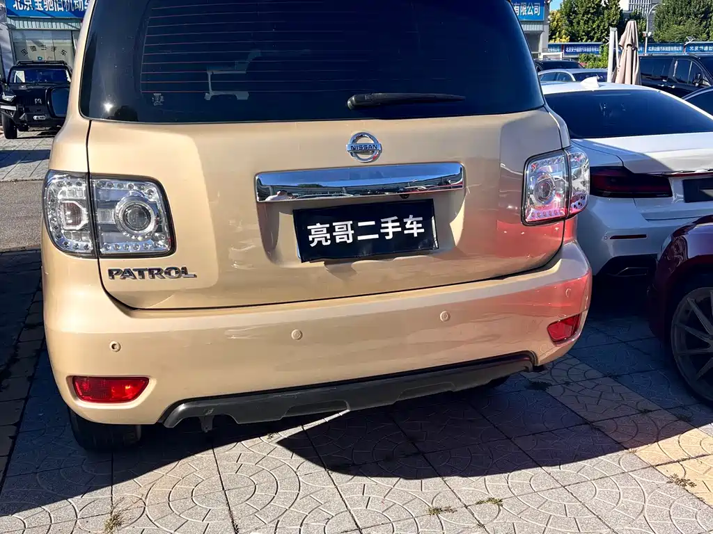 Nissan Patrol — миниатюра 3