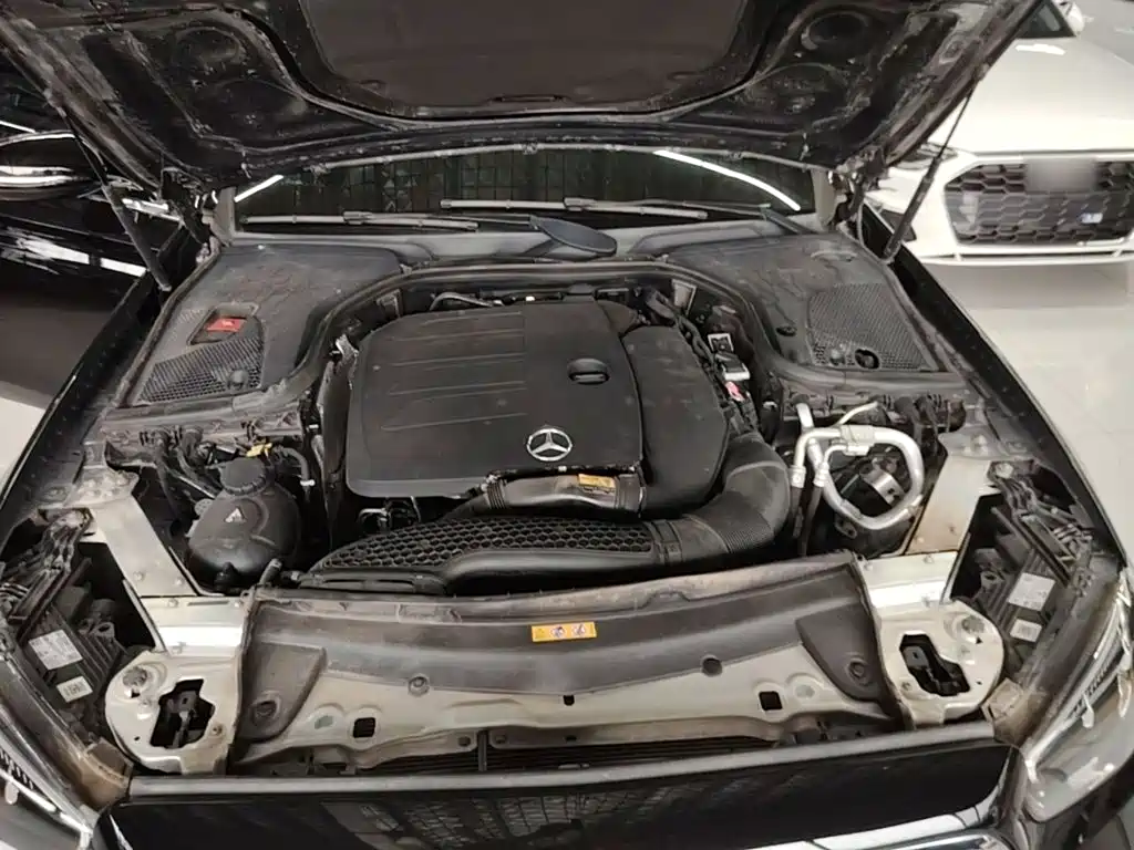Mercedes-Benz E-Class — миниатюра 20