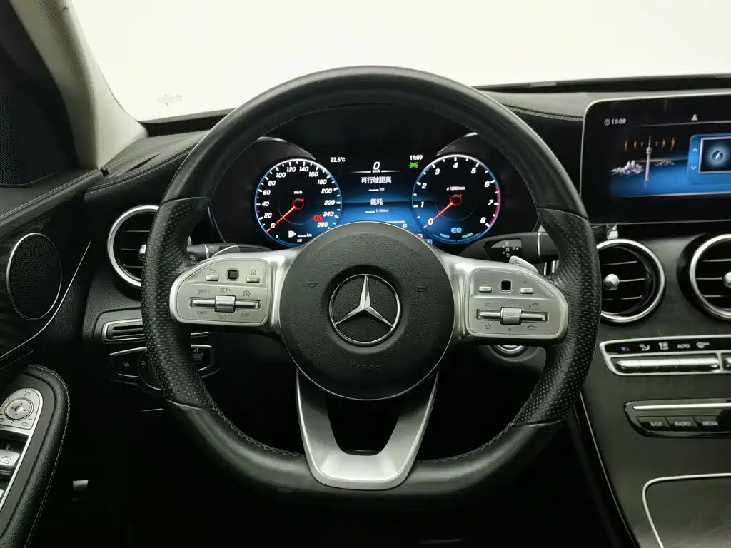 Mercedes-Benz C-Class — миниатюра 11