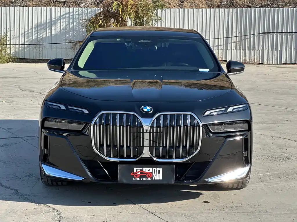 BMW 7 Series — миниатюра 2