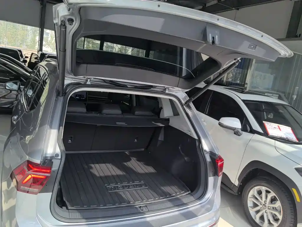 Volkswagen Tiguan L PHEV — миниатюра 19