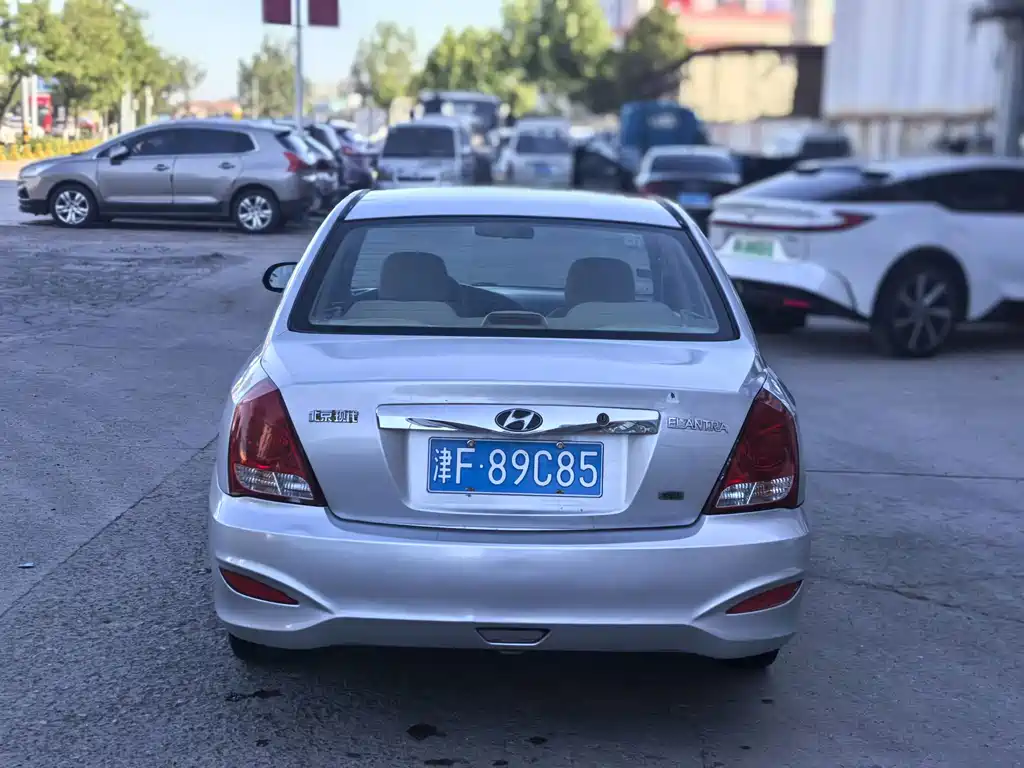 Hyundai Elantra — миниатюра 5
