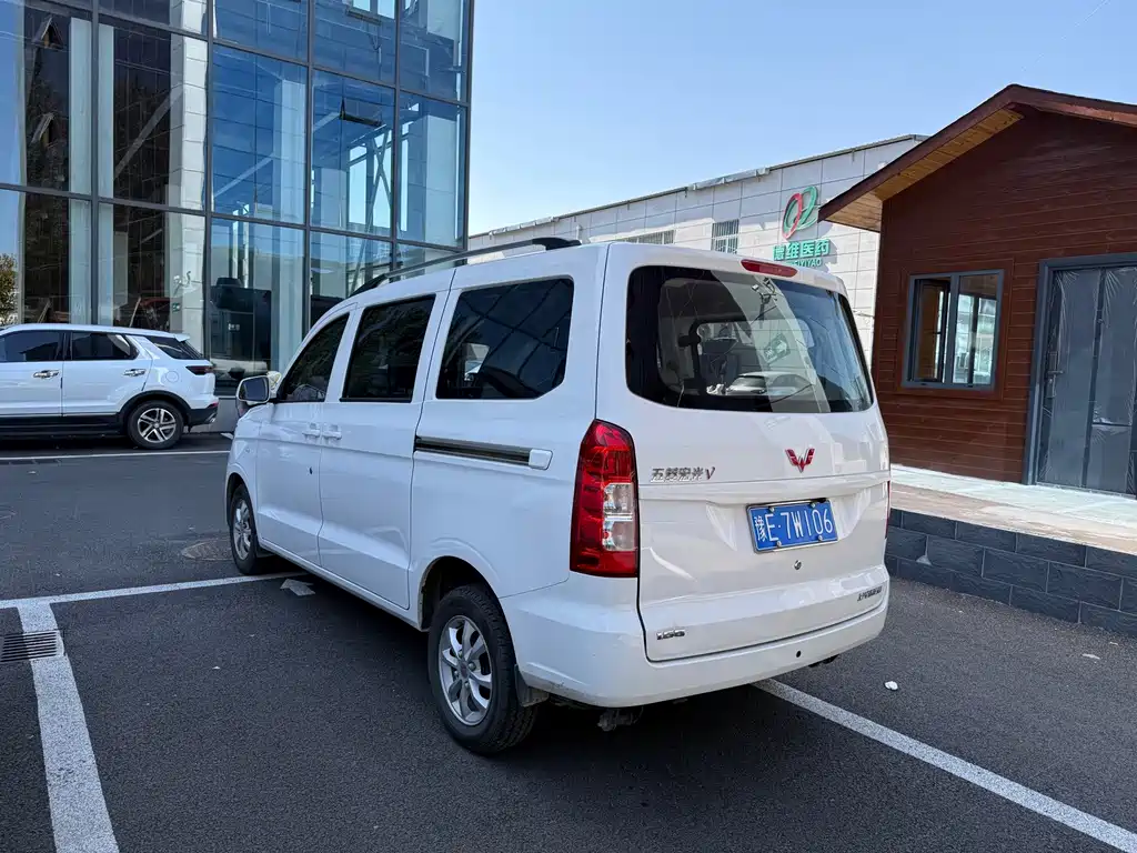 Wuling Hongguang V — миниатюра 13