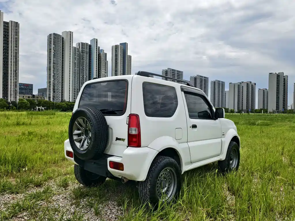 Suzuki Jimny — миниатюра 7