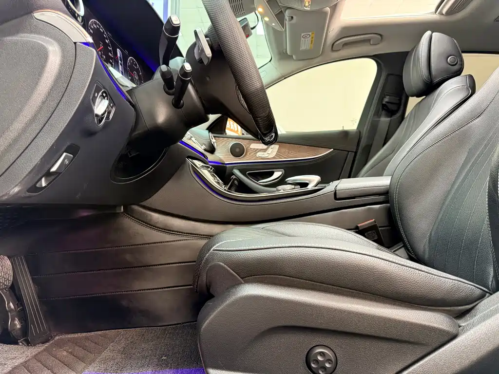 Mercedes-Benz E-Class — миниатюра 4