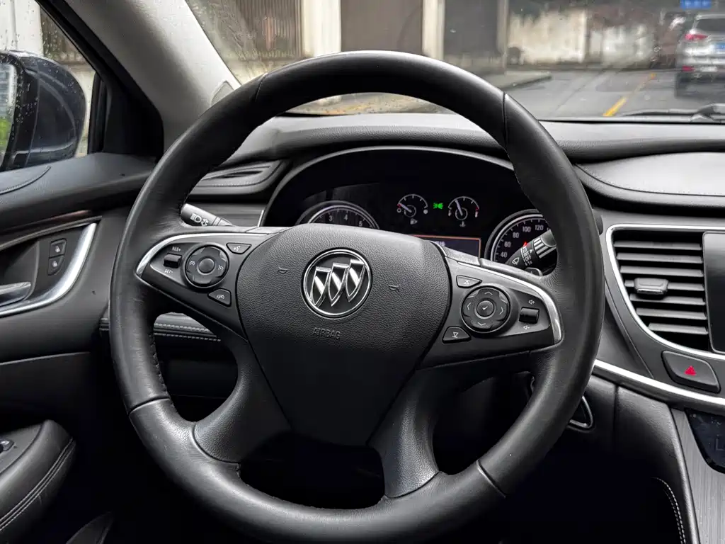 Buick LaCrosse — миниатюра 20