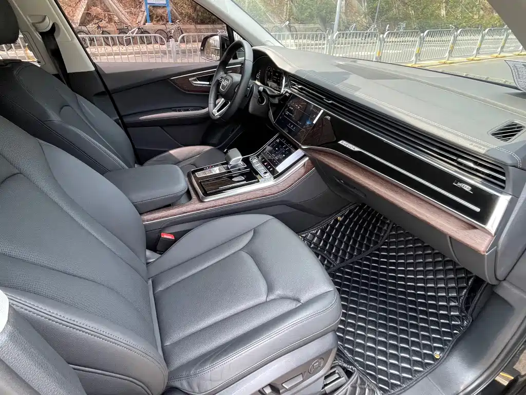 Audi Q7 — миниатюра 13