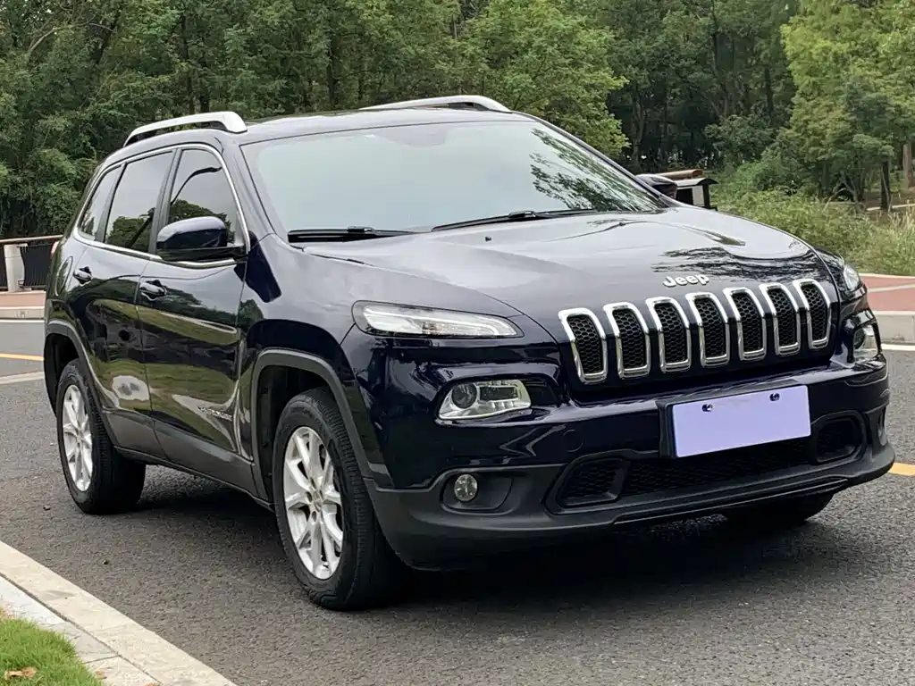Jeep Cherokee (Import) — миниатюра 3