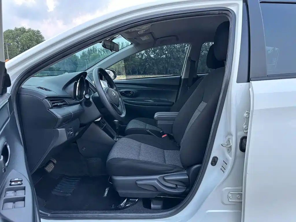 Toyota Vios FS — миниатюра 8
