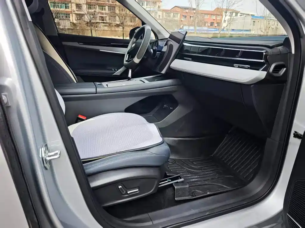 Geely Boyue L — миниатюра 4