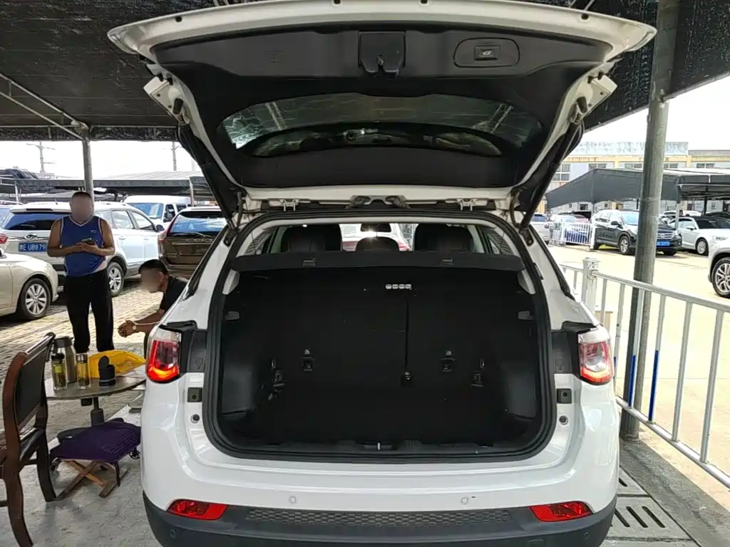 Jeep Compass — миниатюра 19