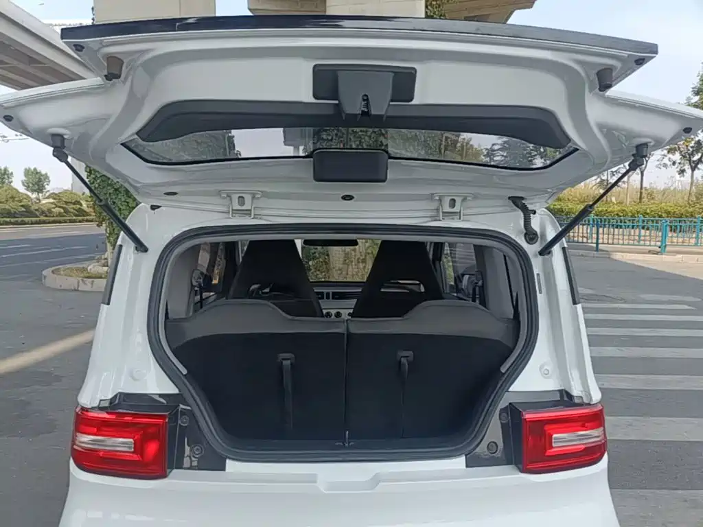 Wuling MINIEV — миниатюра 19