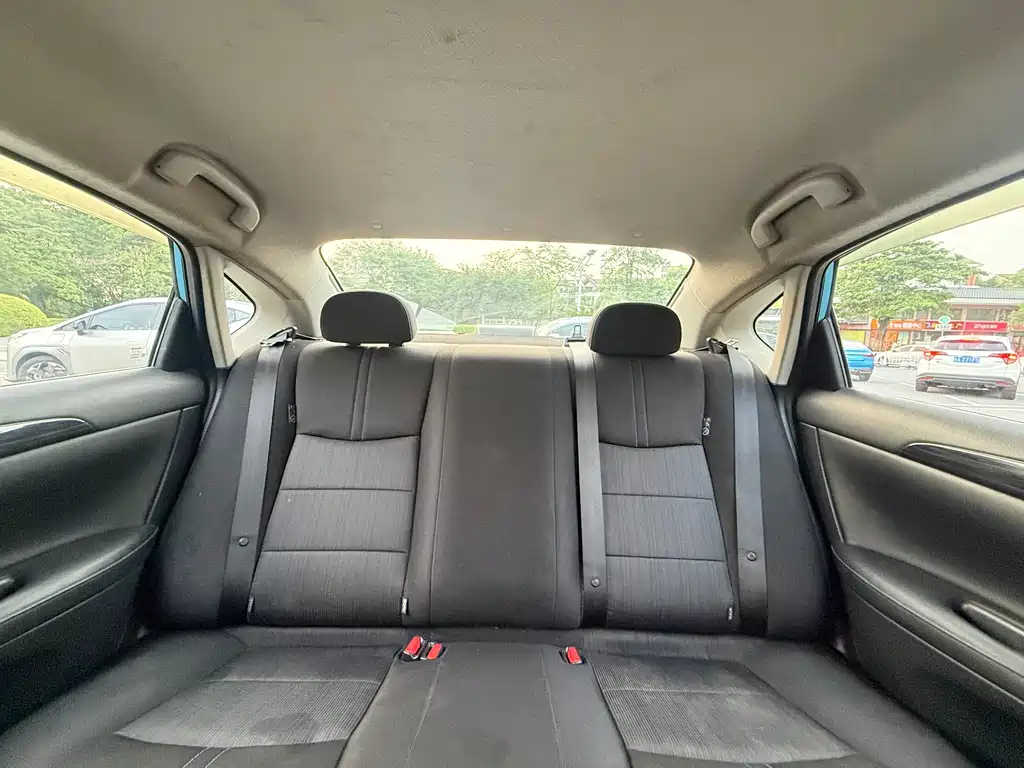 Nissan Sylphy EV - фото 12