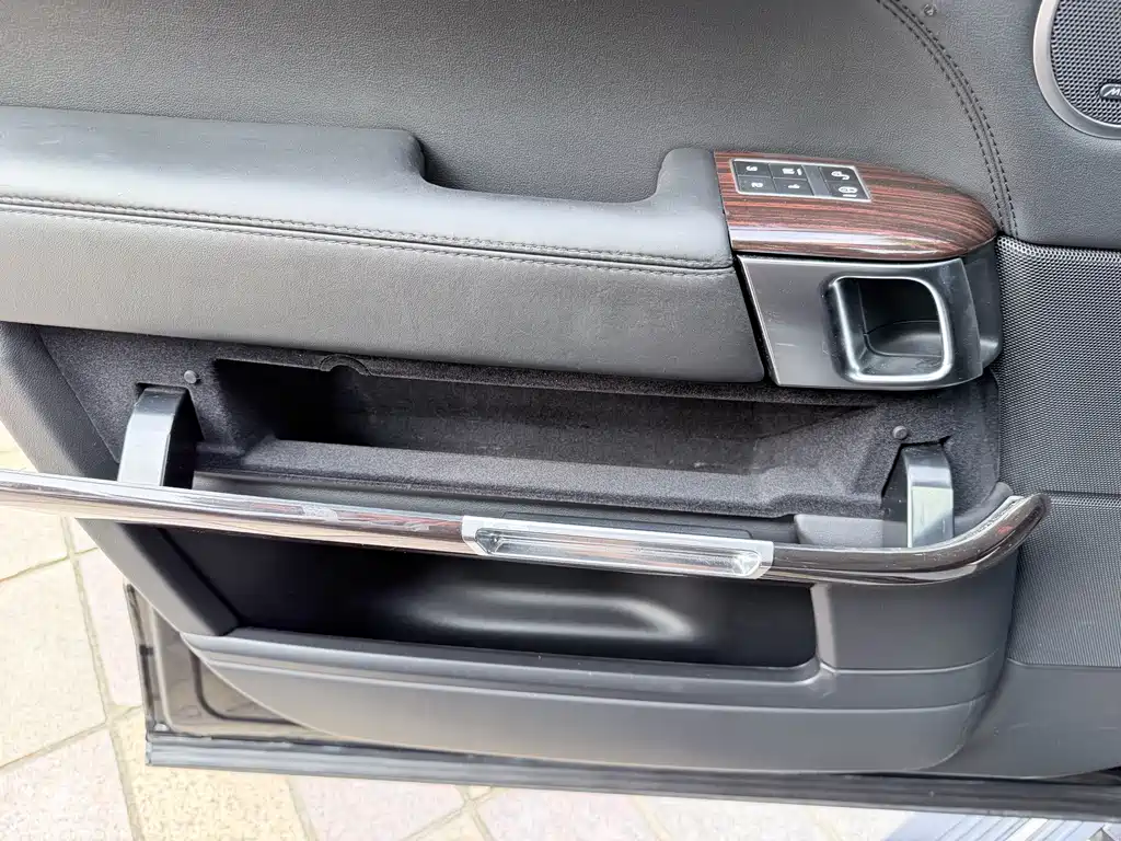 Land Rover Range Rover — миниатюра 33