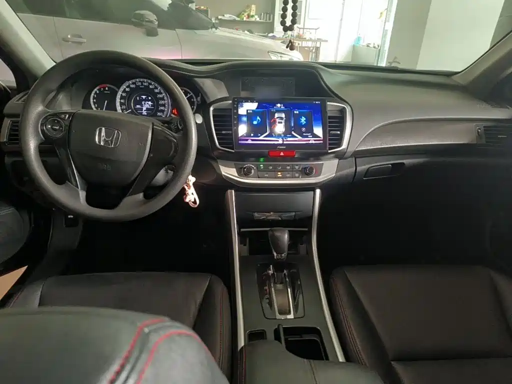 Honda Accord — миниатюра 10