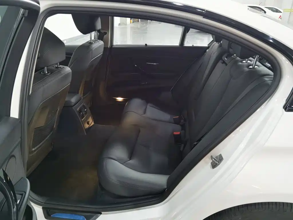 BMW 3 Series — миниатюра 15