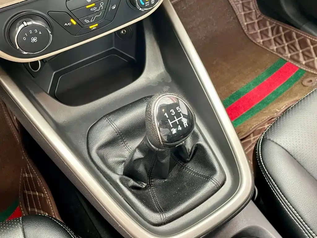Ford Escort — миниатюра 11