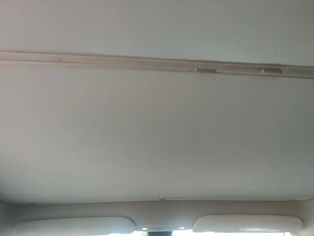 Tesla Model Y — миниатюра 9