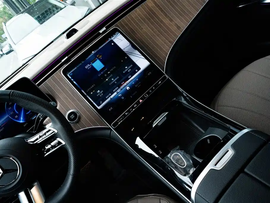 MERCEDES-BENZ EQE SUV