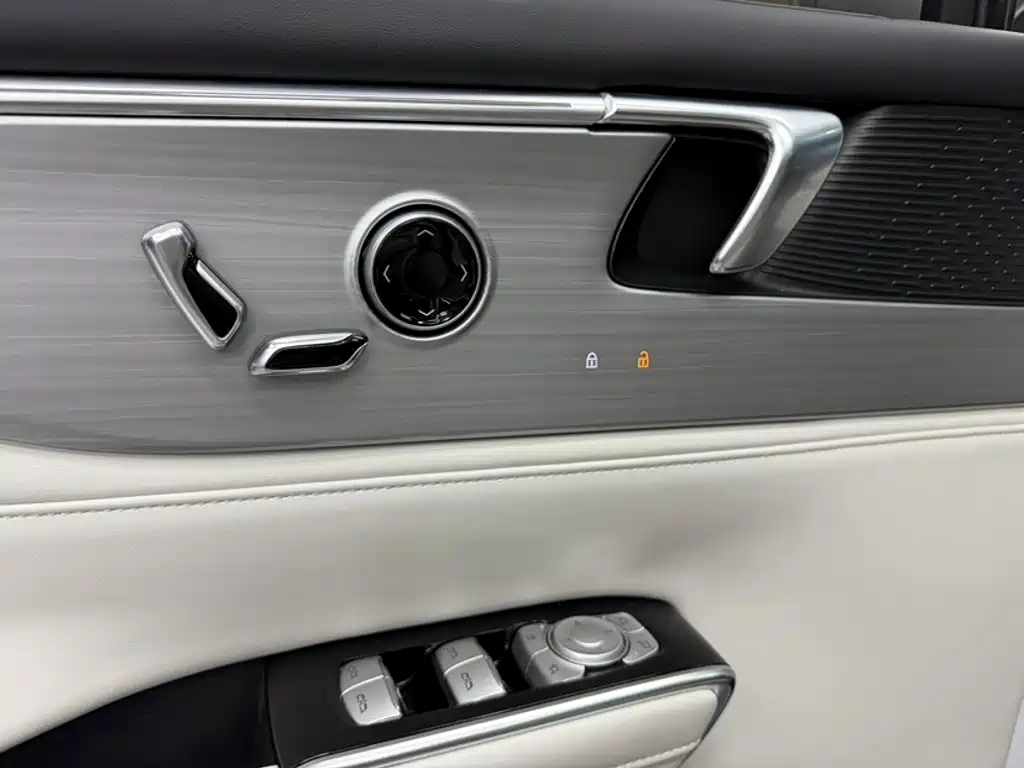 Buick GL8 Hybrid — миниатюра 14