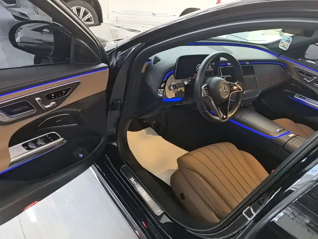 Mercedes-Benz E-Class — миниатюра 16