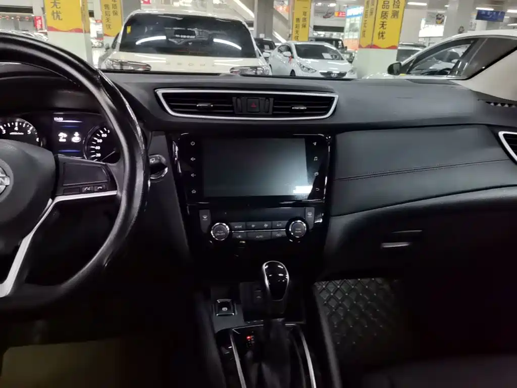 Nissan Qashqai — миниатюра 13