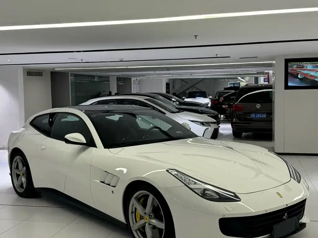 Ferrari GTC4Lusso — миниатюра 3