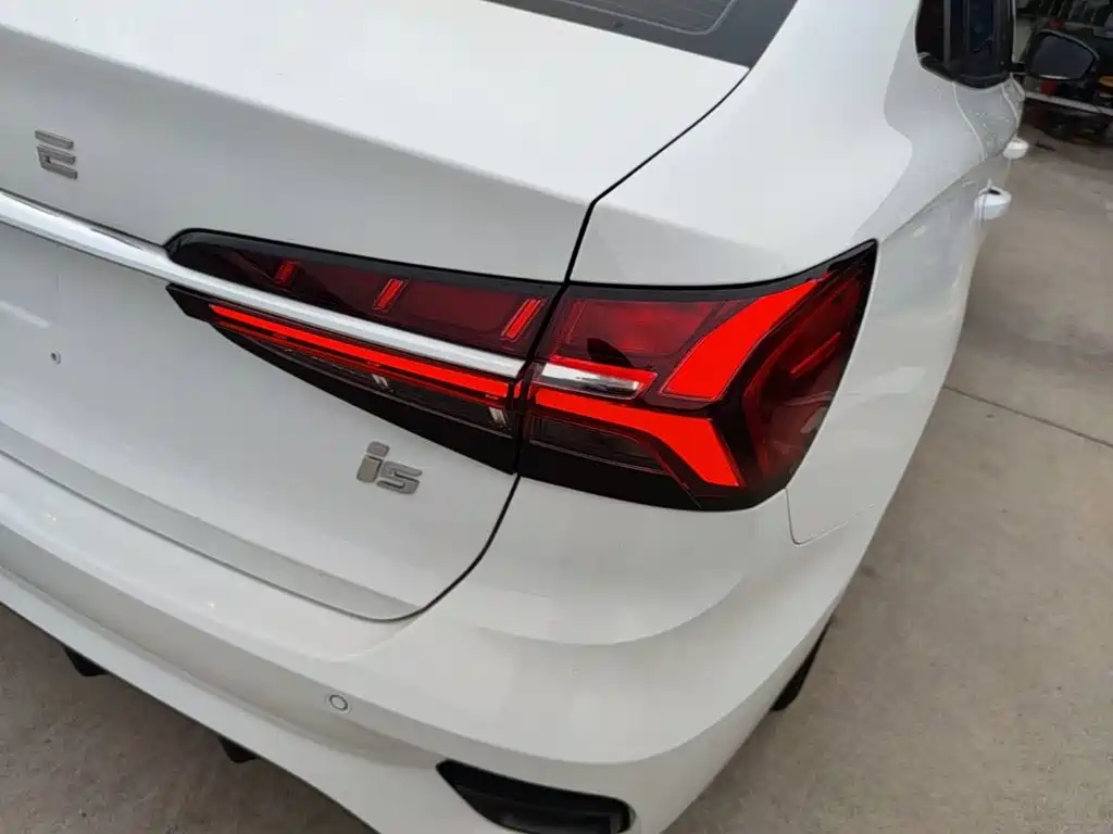 Roewe i5 — миниатюра 8