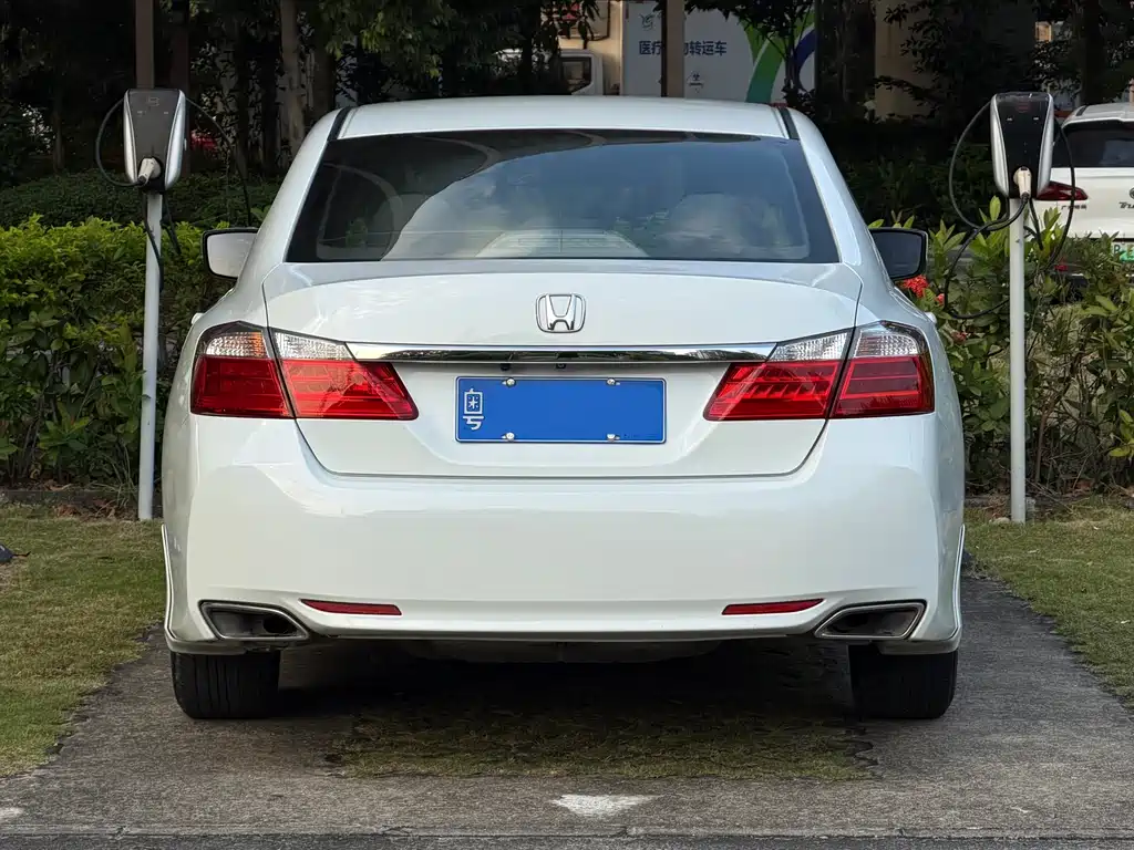 Honda Accord — миниатюра 8