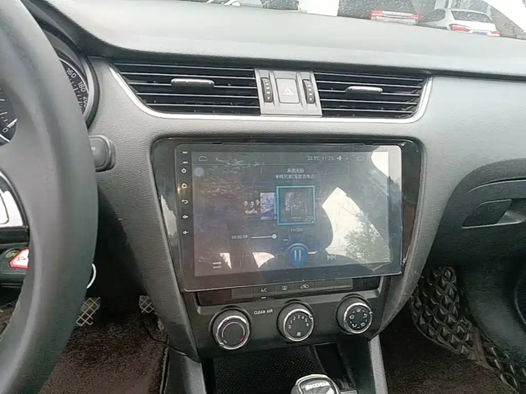 Skoda Octavia — миниатюра 13