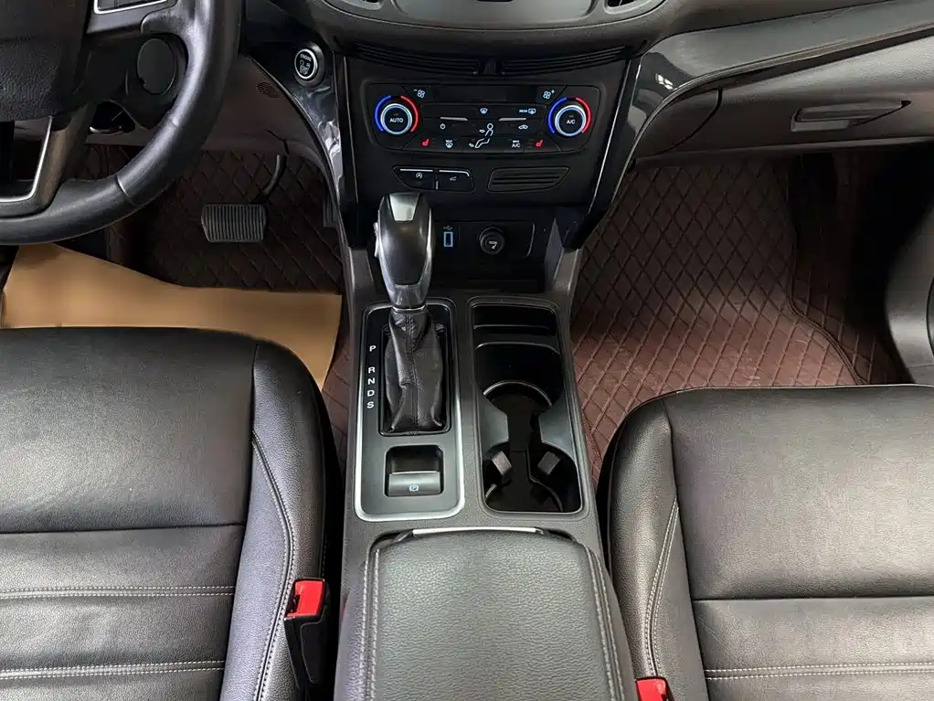 Ford Kuga — миниатюра 8