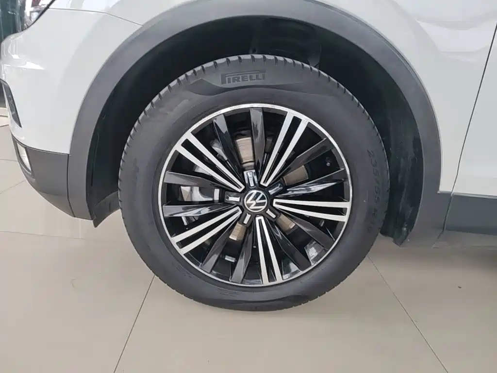Volkswagen Tiguan L — миниатюра 23