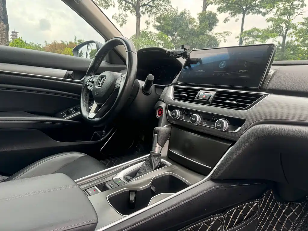 Honda Accord — миниатюра 13