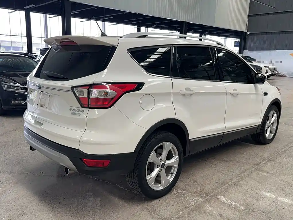 Ford Kuga — миниатюра 15