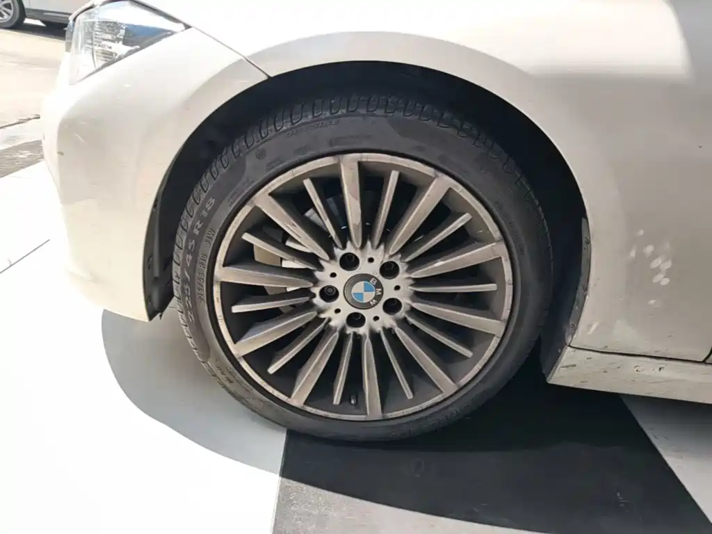 BMW 3 Series — миниатюра 23