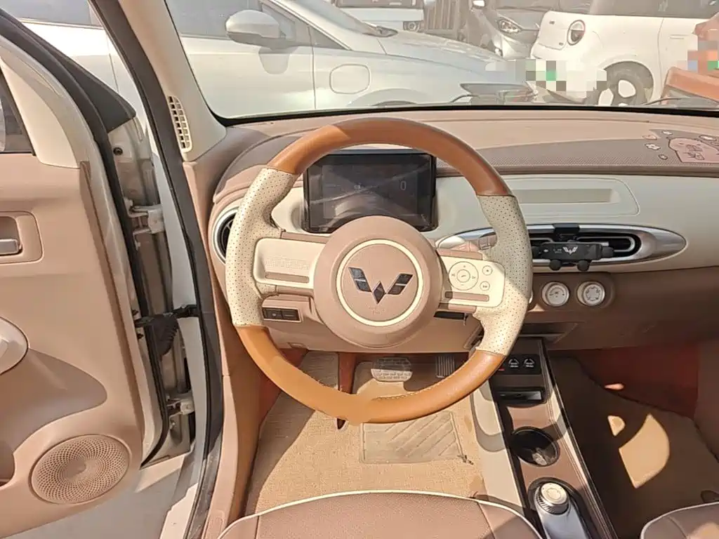 Wuling MINIEV — миниатюра 11