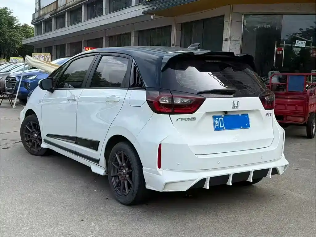 Honda Fit — миниатюра 6