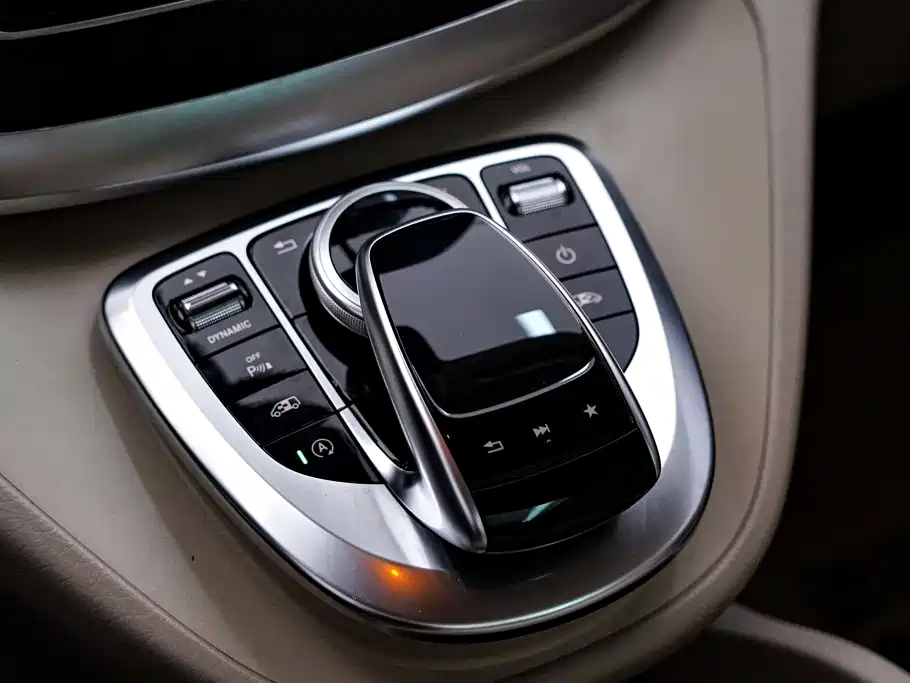Mercedes-Benz V-Class — миниатюра 21