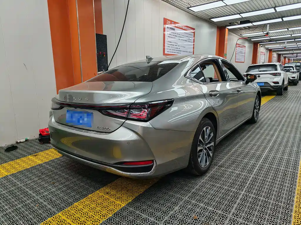 Lexus ES — миниатюра 4