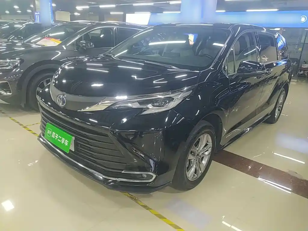 Toyota Sienna — миниатюра 2