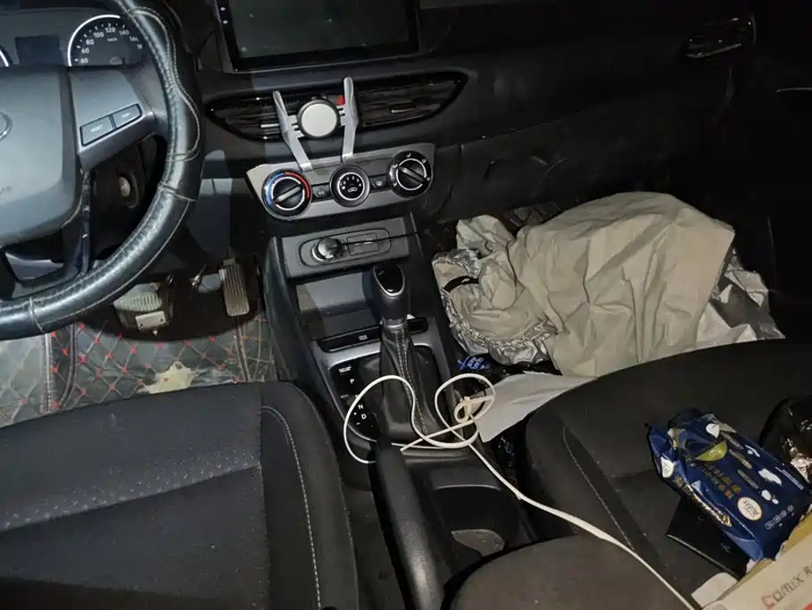 Hyundai Elantra — миниатюра 16