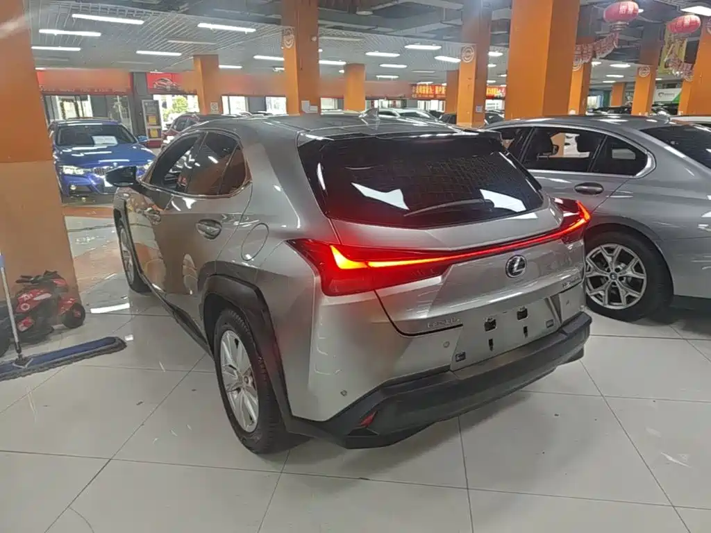 Lexus UX — миниатюра 5