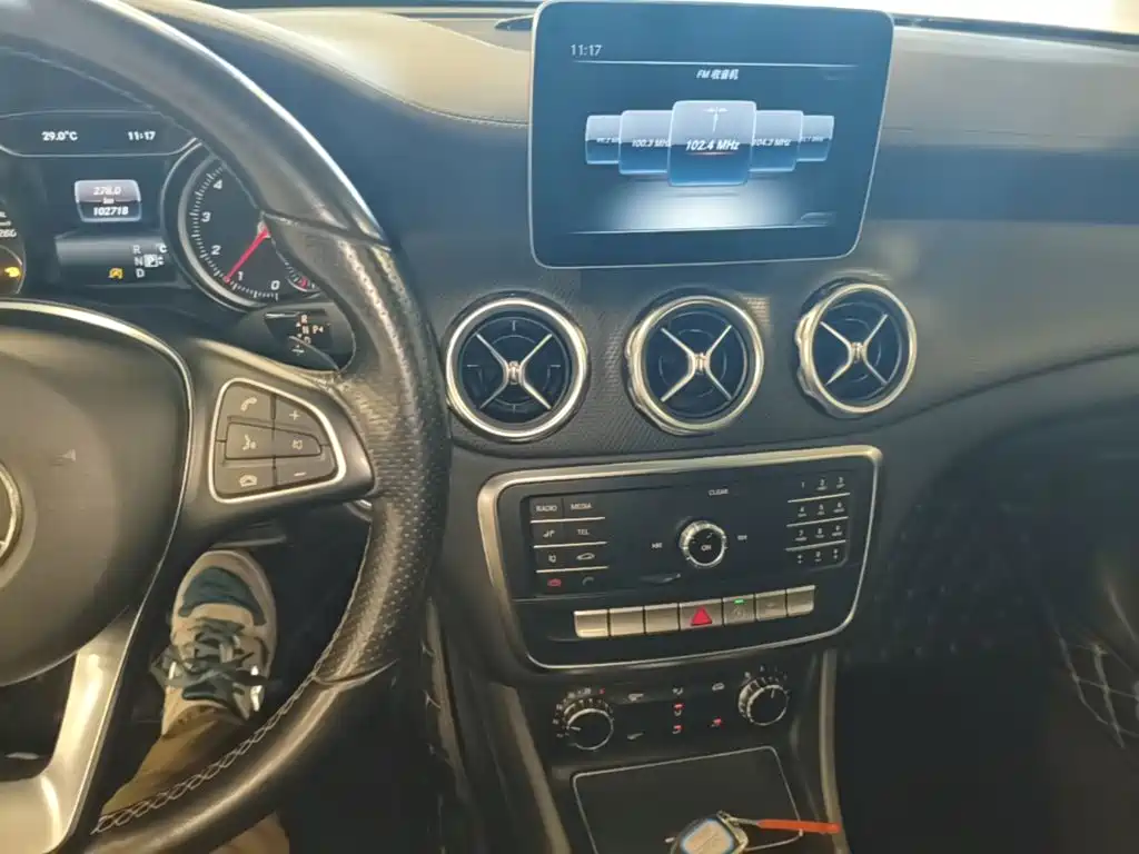 Mercedes-Benz GLA — миниатюра 18