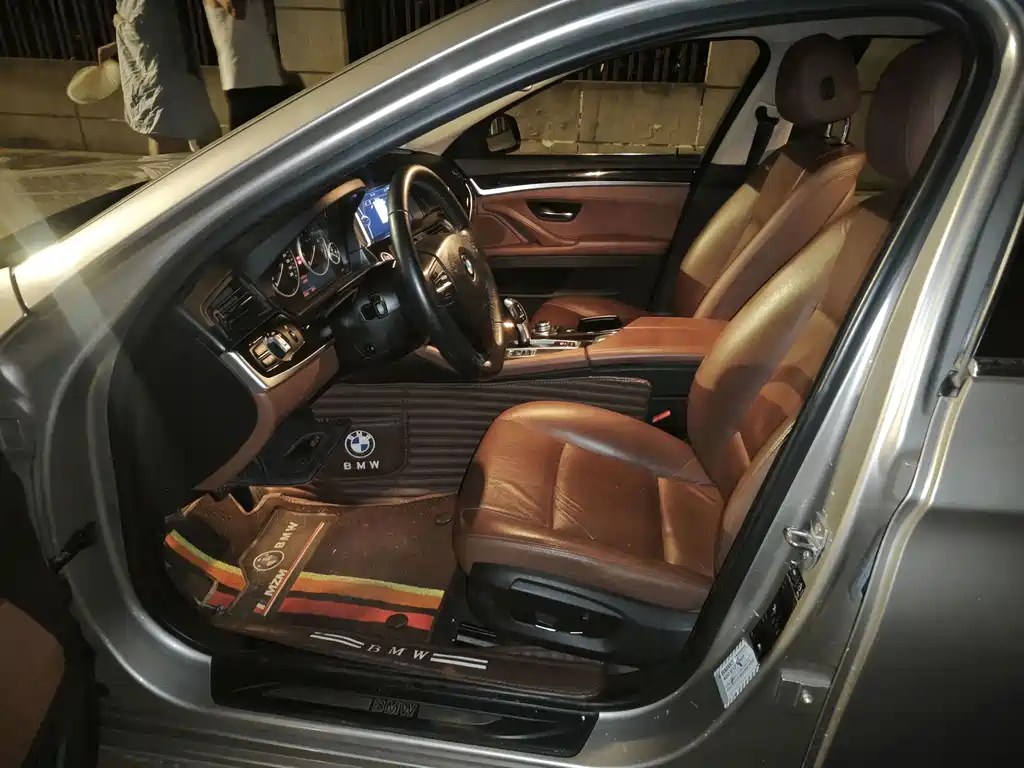 BMW 5 Series — миниатюра 5